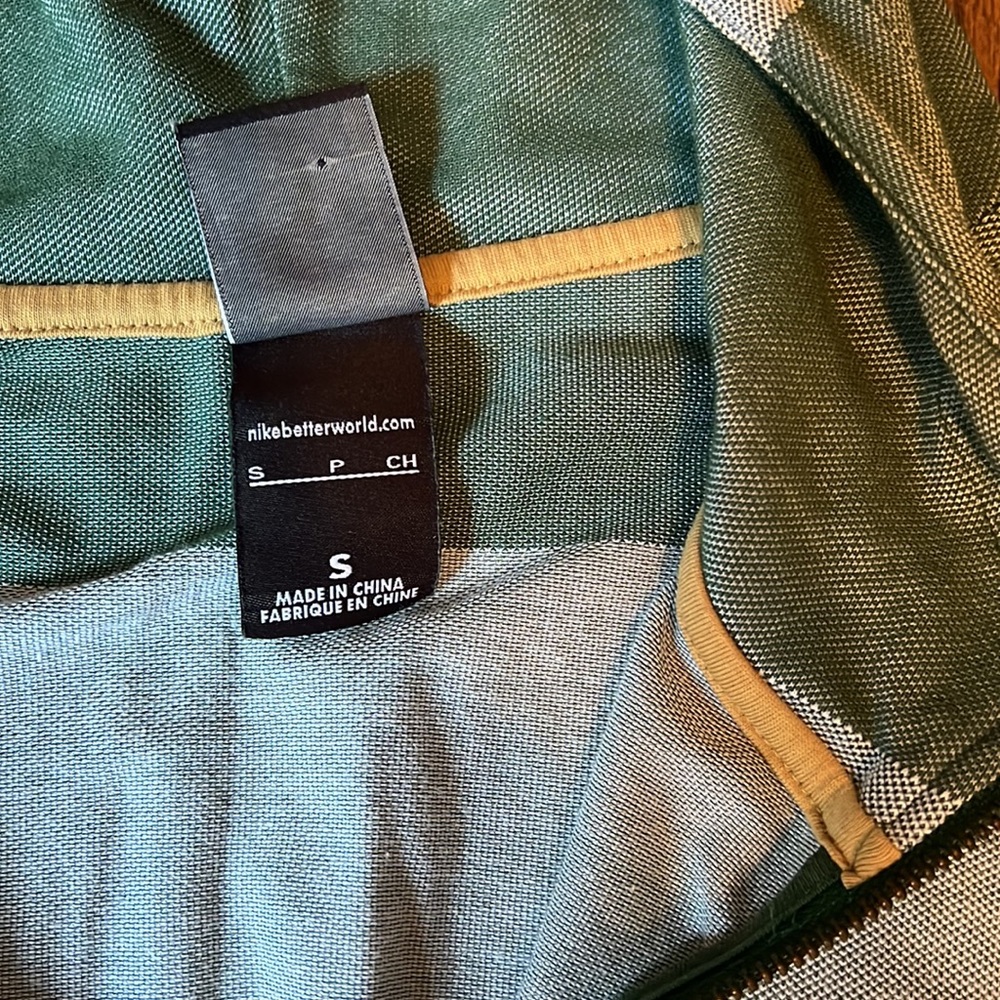 Nike Dri-fit zip front jacket. - Picture 7 of 12